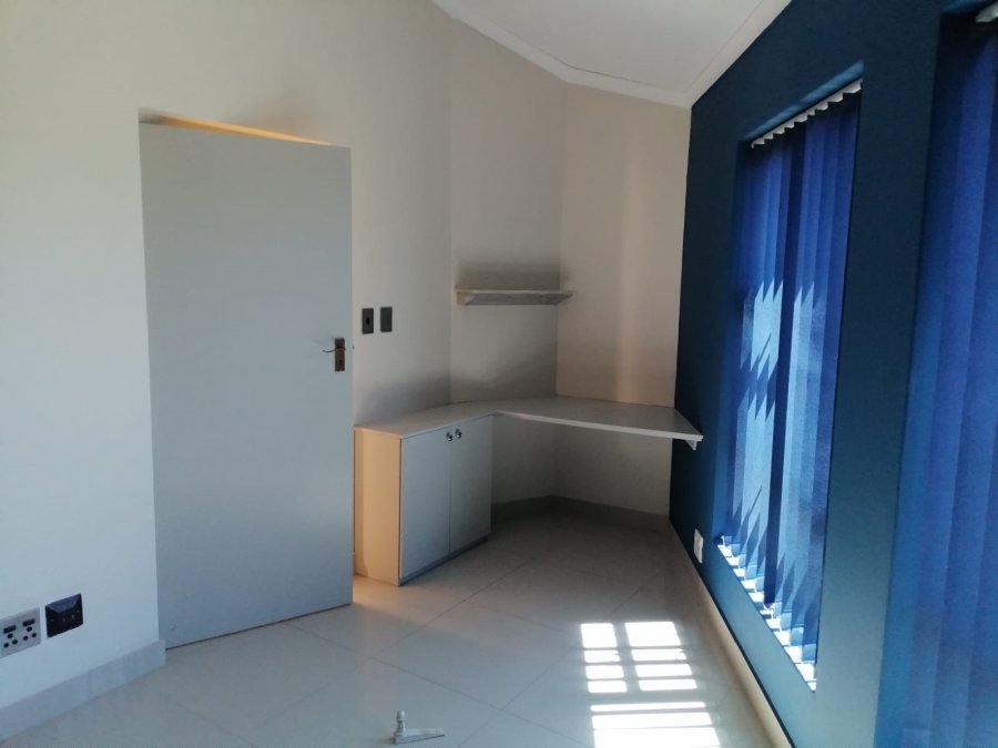 To Let 4 Bedroom Property for Rent in Steynsrust Western Cape